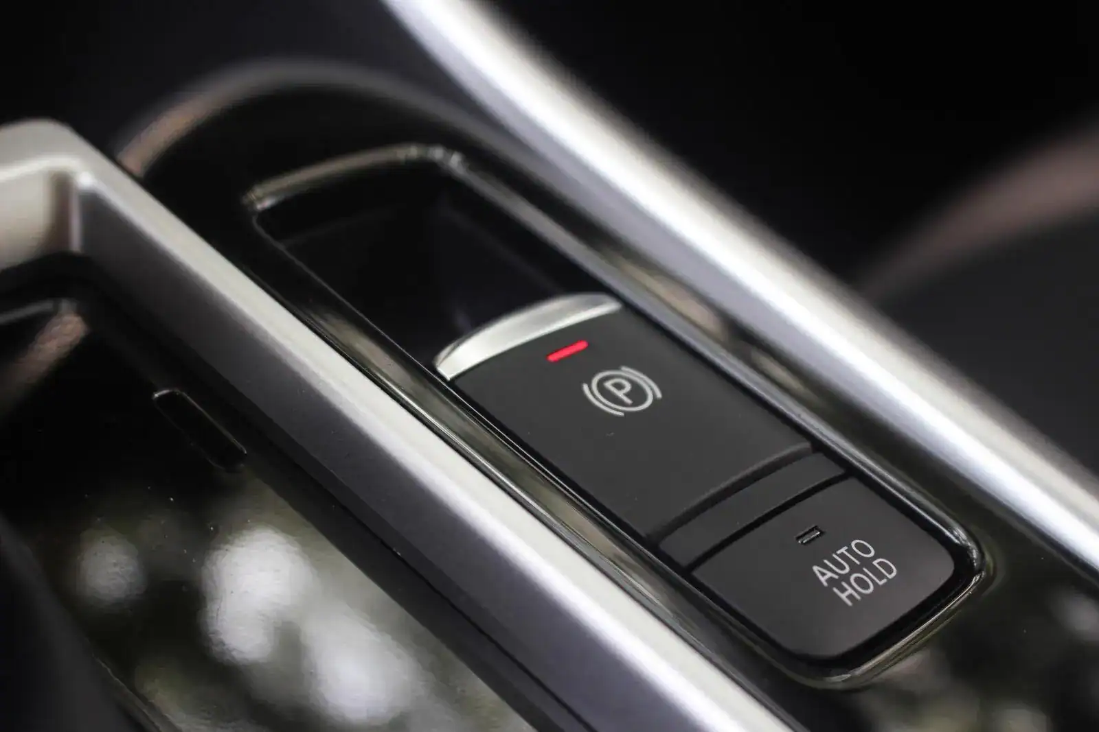 Mitsubishi Xpander AT