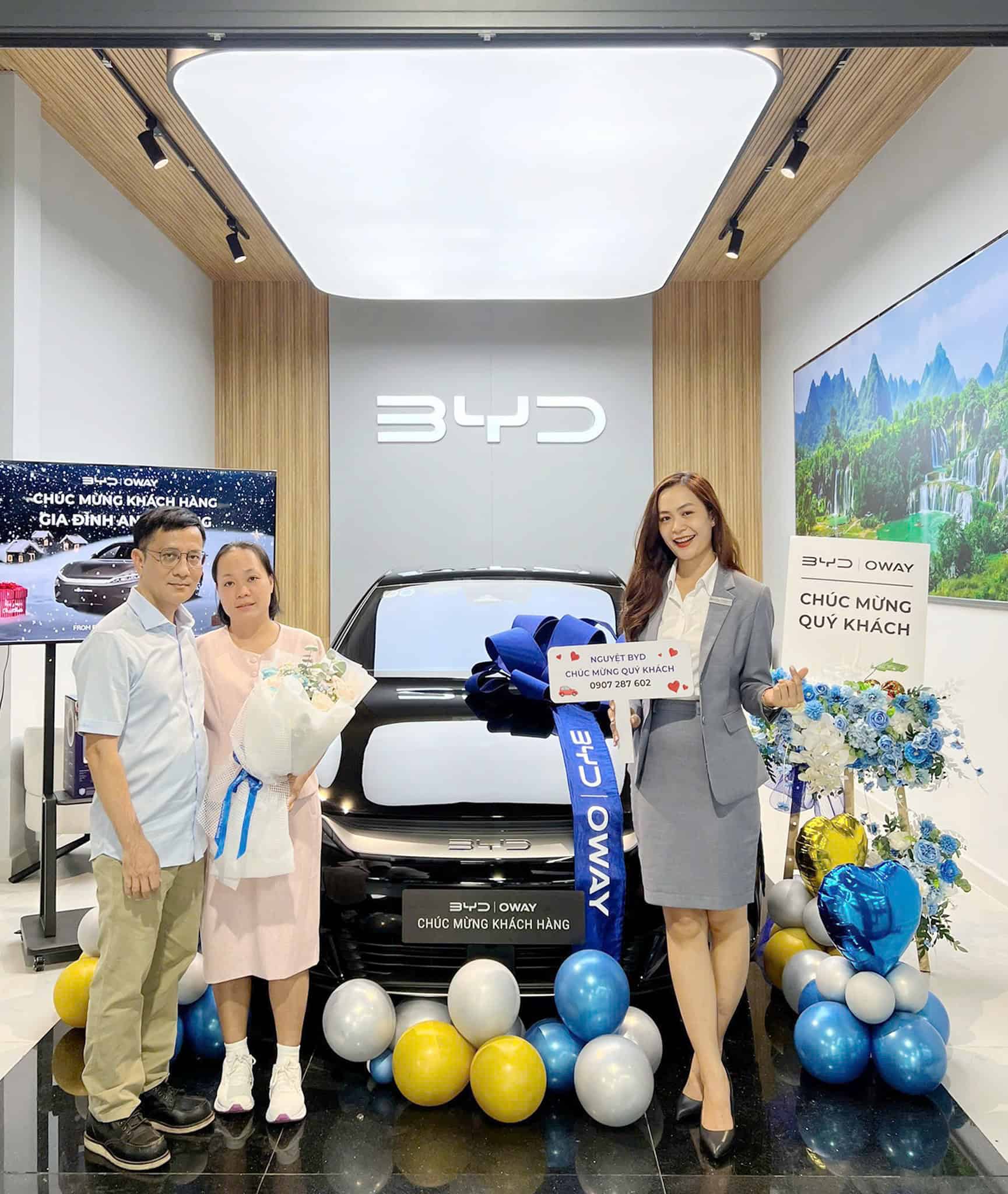 bàn giao xe byd tại byd oway sài gòn