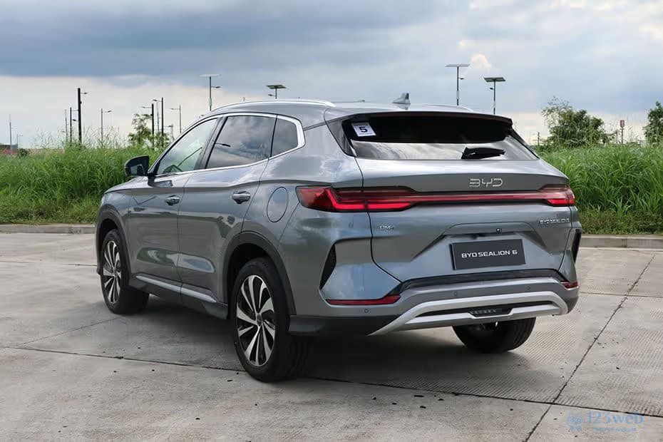 đuôi xe byd sealion 6