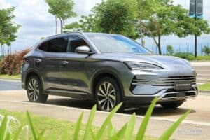 bên hông xe byd sealion 6