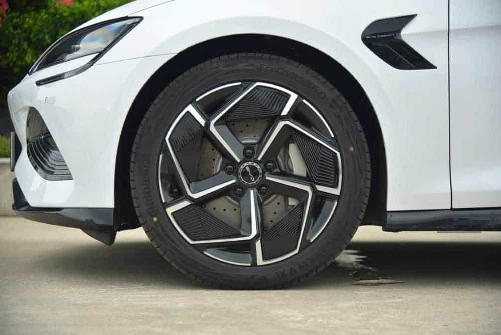 Mâm xe 19inch trên BYD Seal Performance
