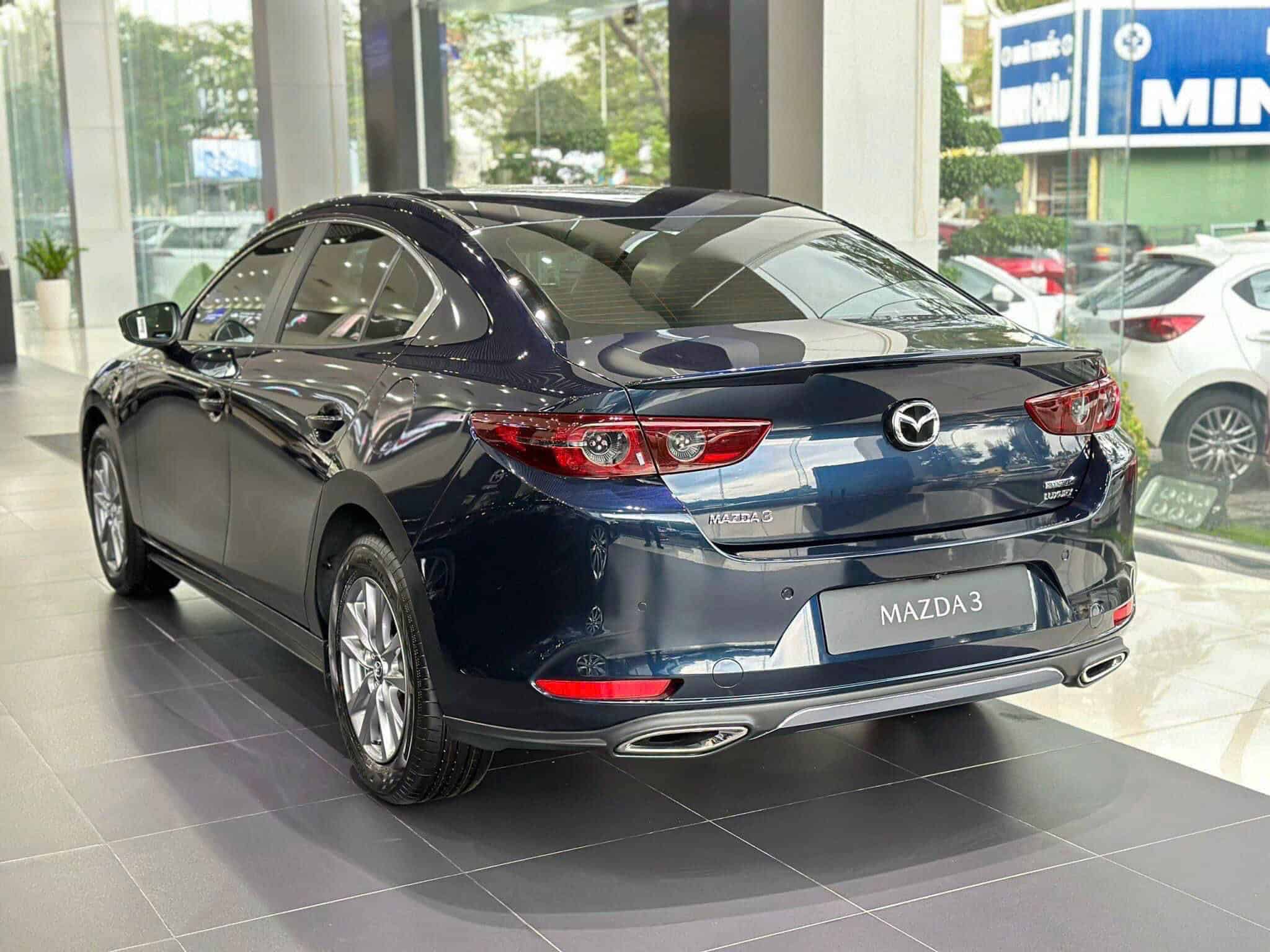 Đuôi xe Mazda3 Luxury
