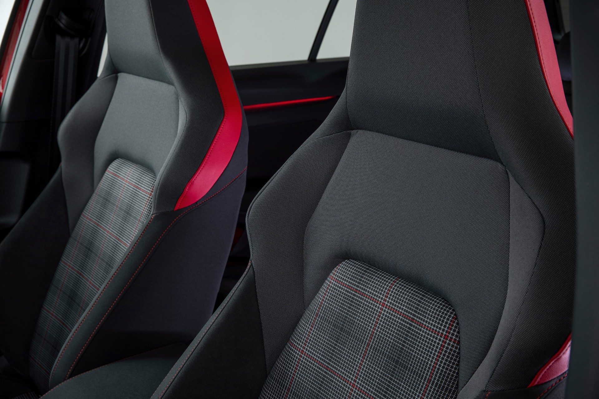Golf GTI Lite: Ghế bọc vải Scalp