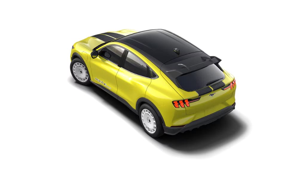 Ford Mustang Mach-E Rally màu vàng