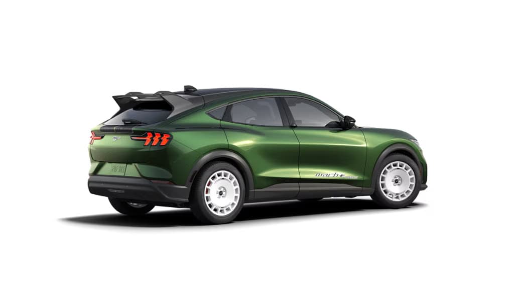 Ford Mustang Mach-E Rally màu xanh lá
