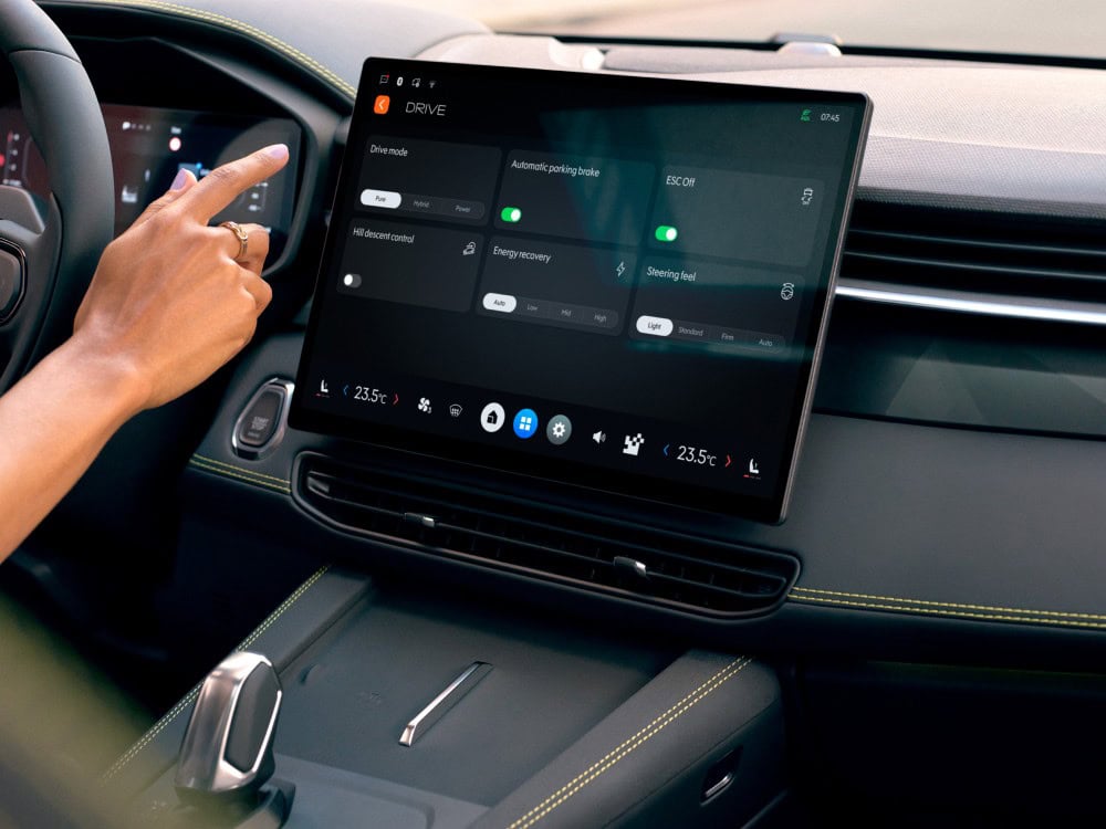 Màn hình giải trí trung tâm Lynk & Co 01