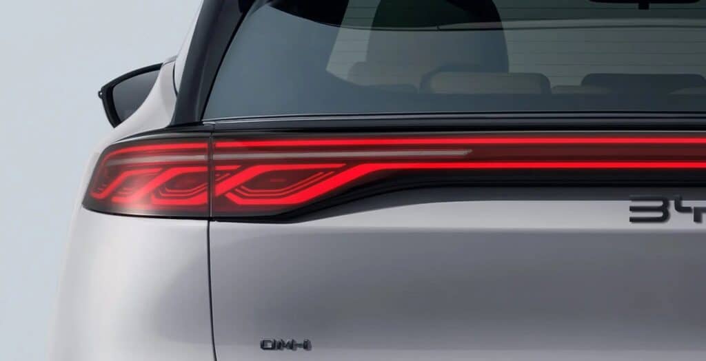 BYD Sealion 8 DM-i : Đèn hậu