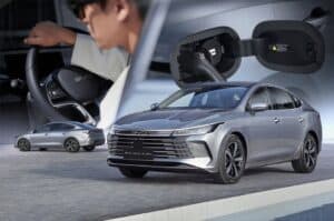 So sánh chi tiết giữa BYD Seal 5 và Mazda3 Premium