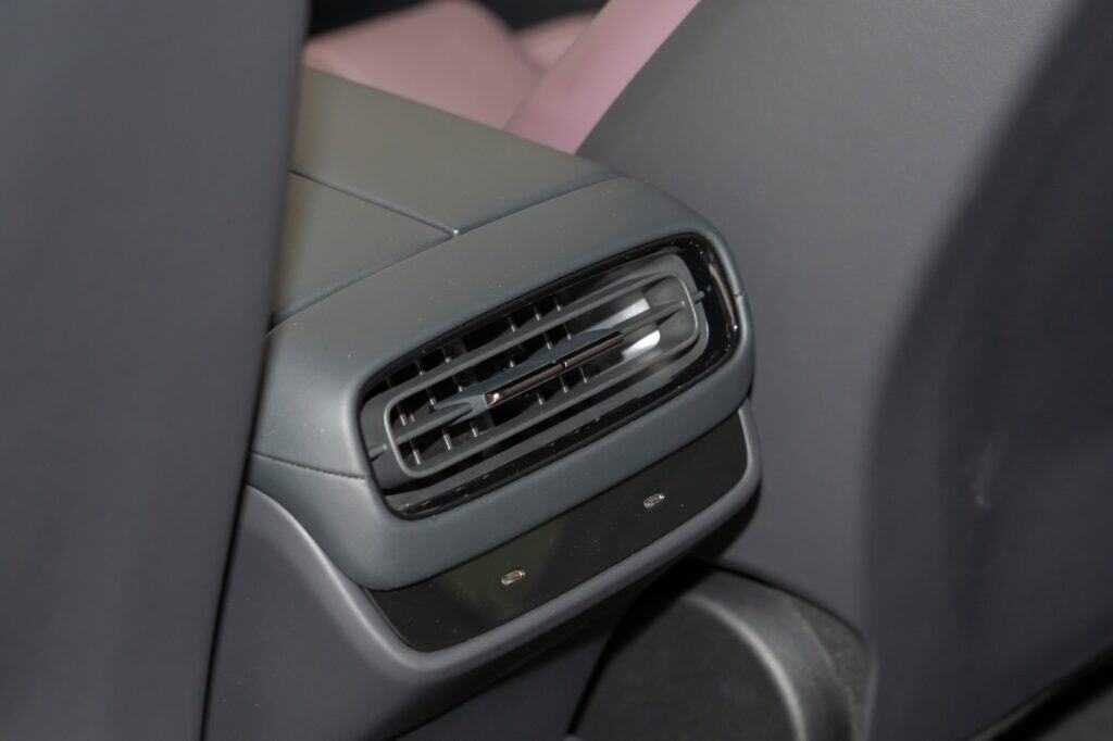 Nội thất Xiaomi SU7