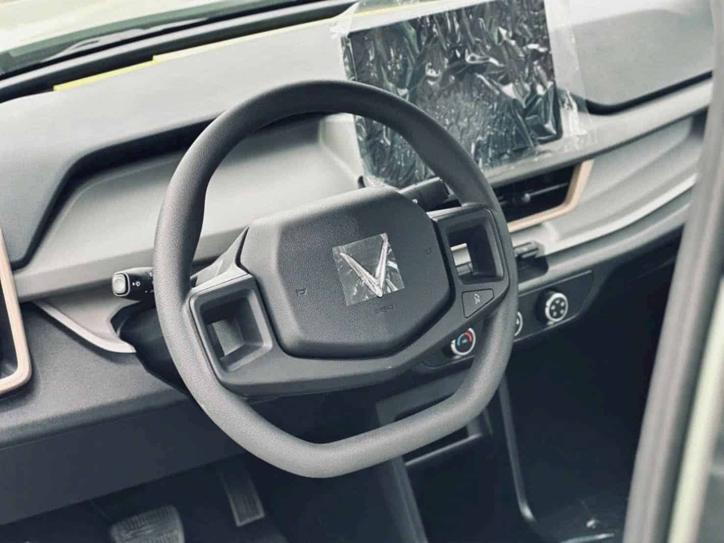 VinFast VF3 Plus : Vô-lăng đa chức năng