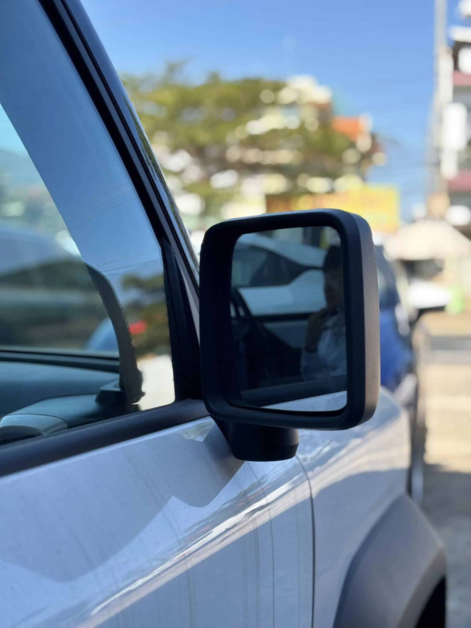 VinFast VF3 Plus : Gương chiếu hậu chỉnh điện